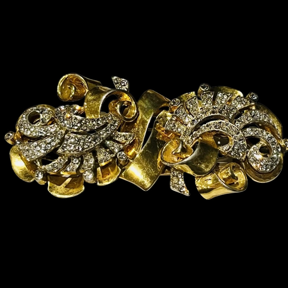 Elegant Gold and Silver Women's Brooch